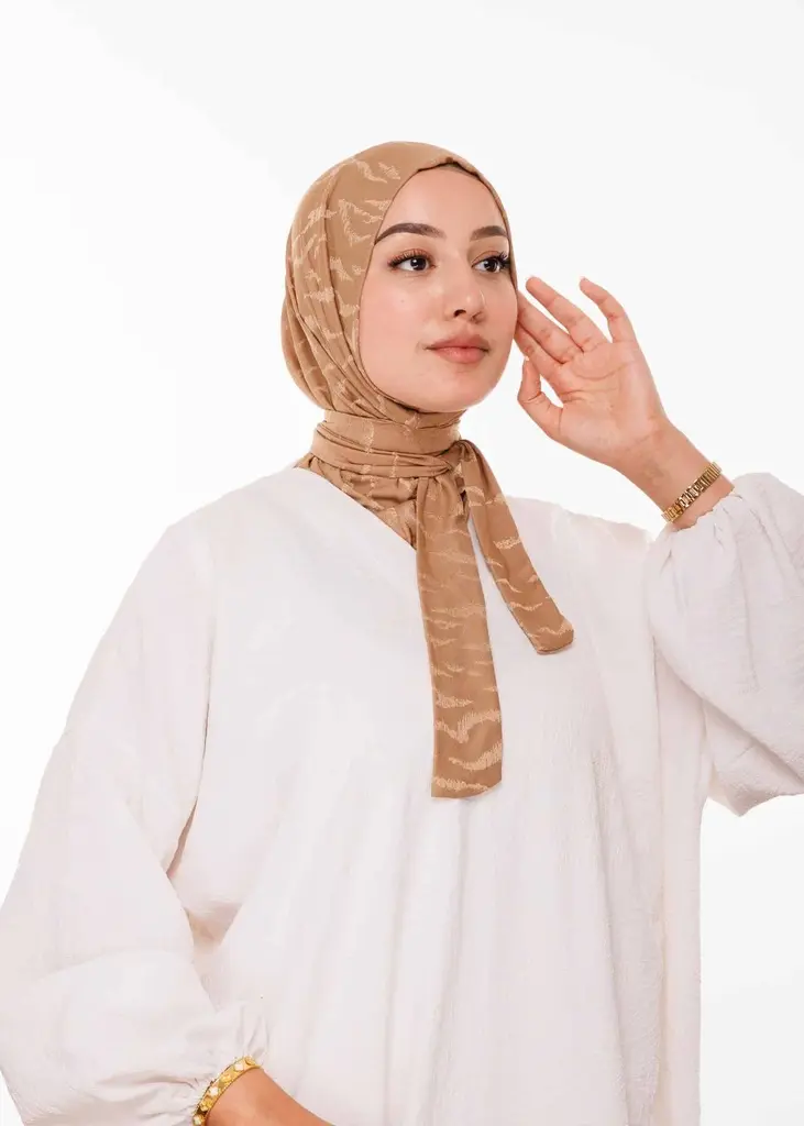 طبقية فخمة - بني فاتح.webp