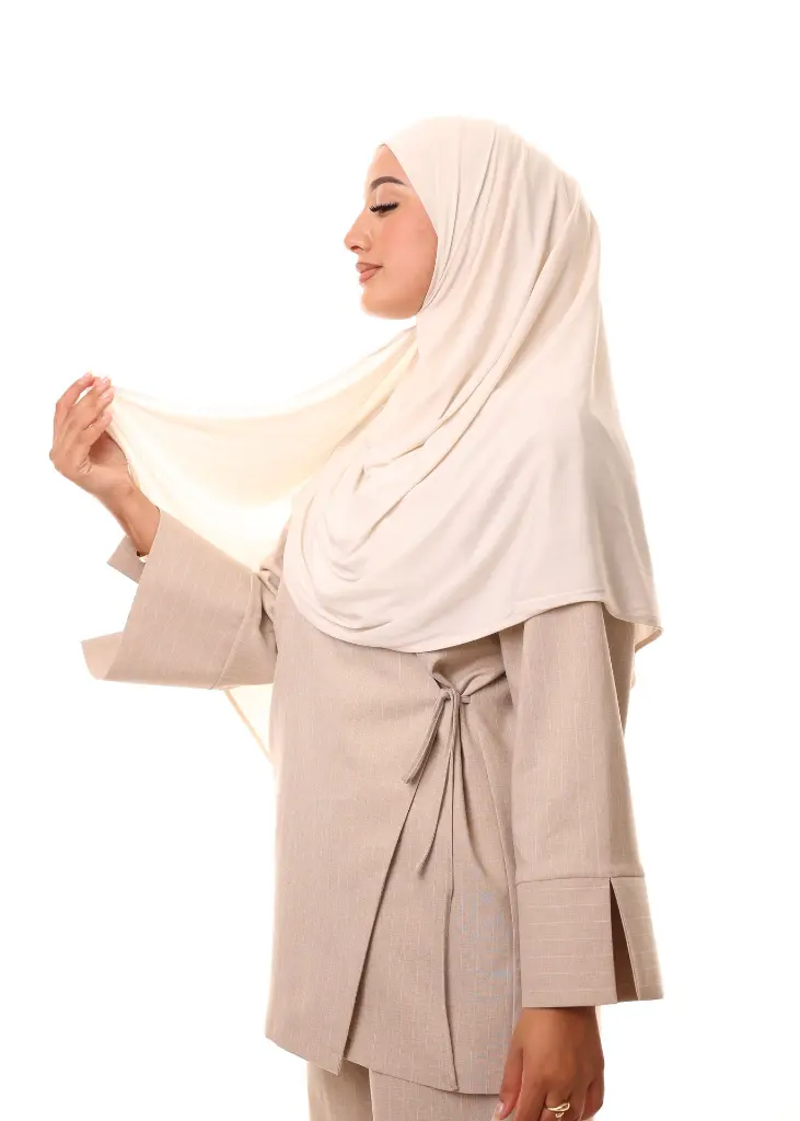 أبيض مصفر 2 (4).webp