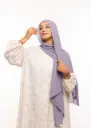 شال كريب بالبوني يربط من الخلف - رمادي فاتح
