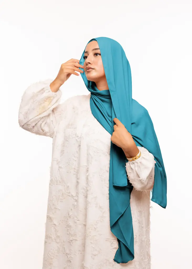 Châle en crêpe avec bonnet attaché à l’arrière - Turquoise