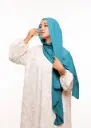 شال كريب بالبوني يربط من الخلف - تركواز