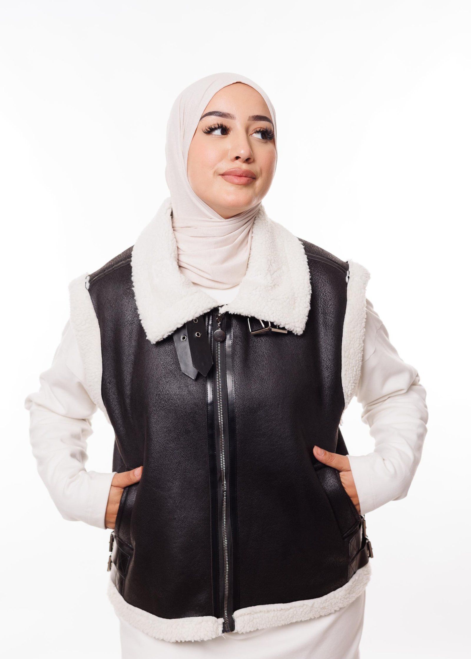 سترة جلدية بدون أكمام