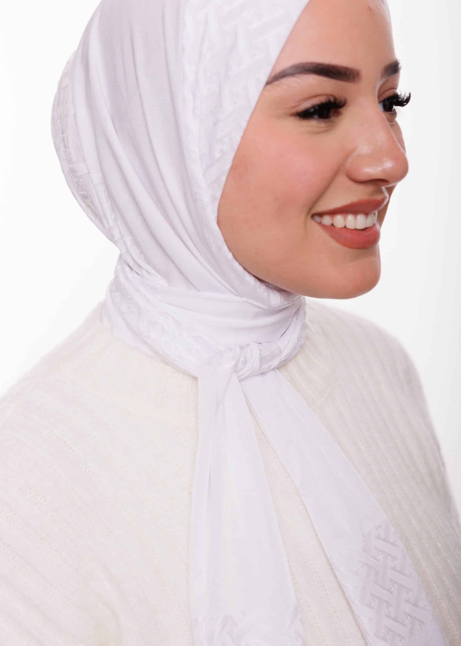 طبقية كشخة خليجية - أبيض -