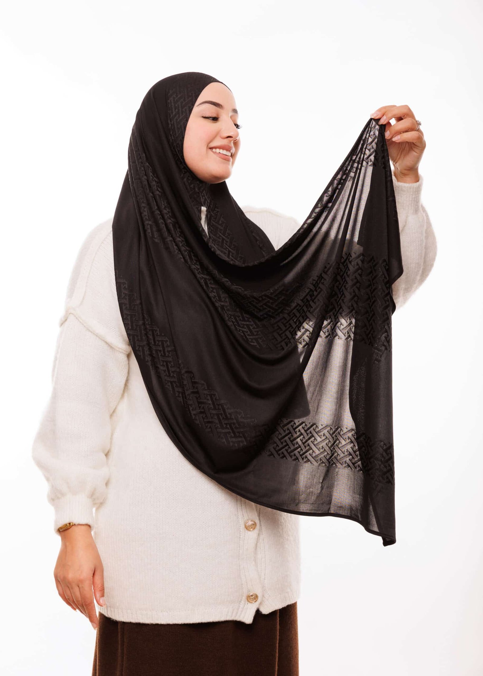 شال كشخة أسود