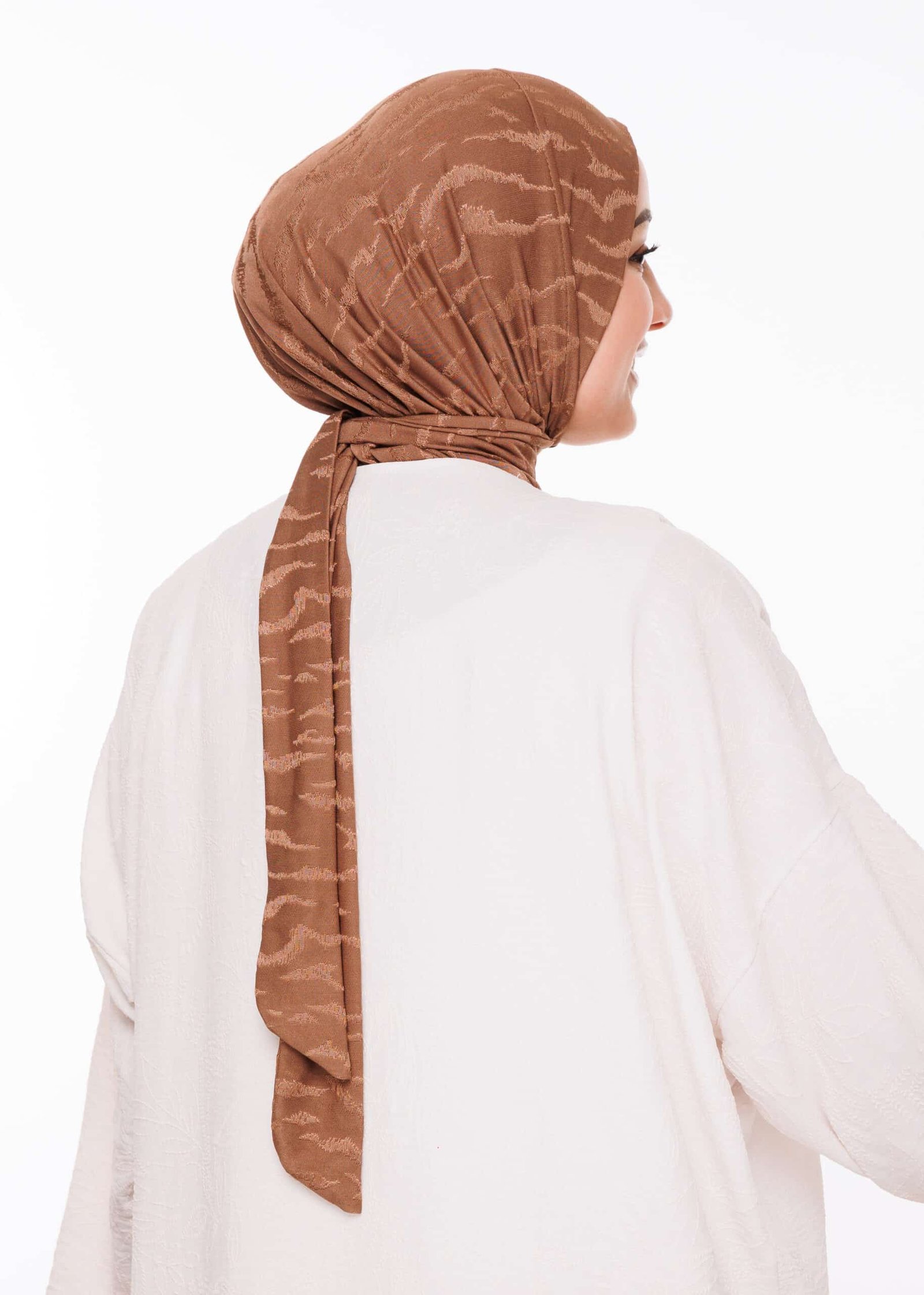 طبقية فخمة - بني غامق