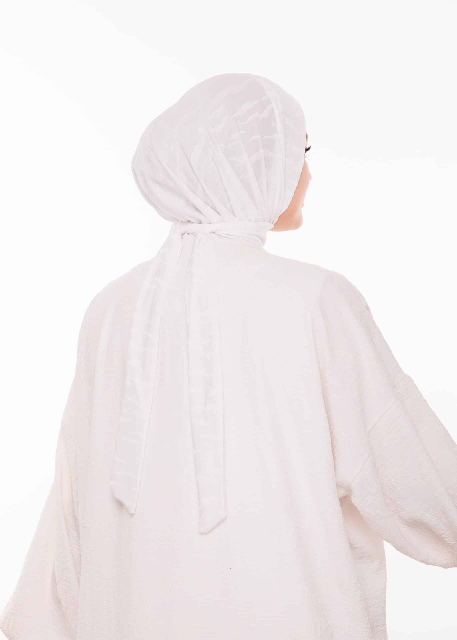 طبقية فخمة - أبيض