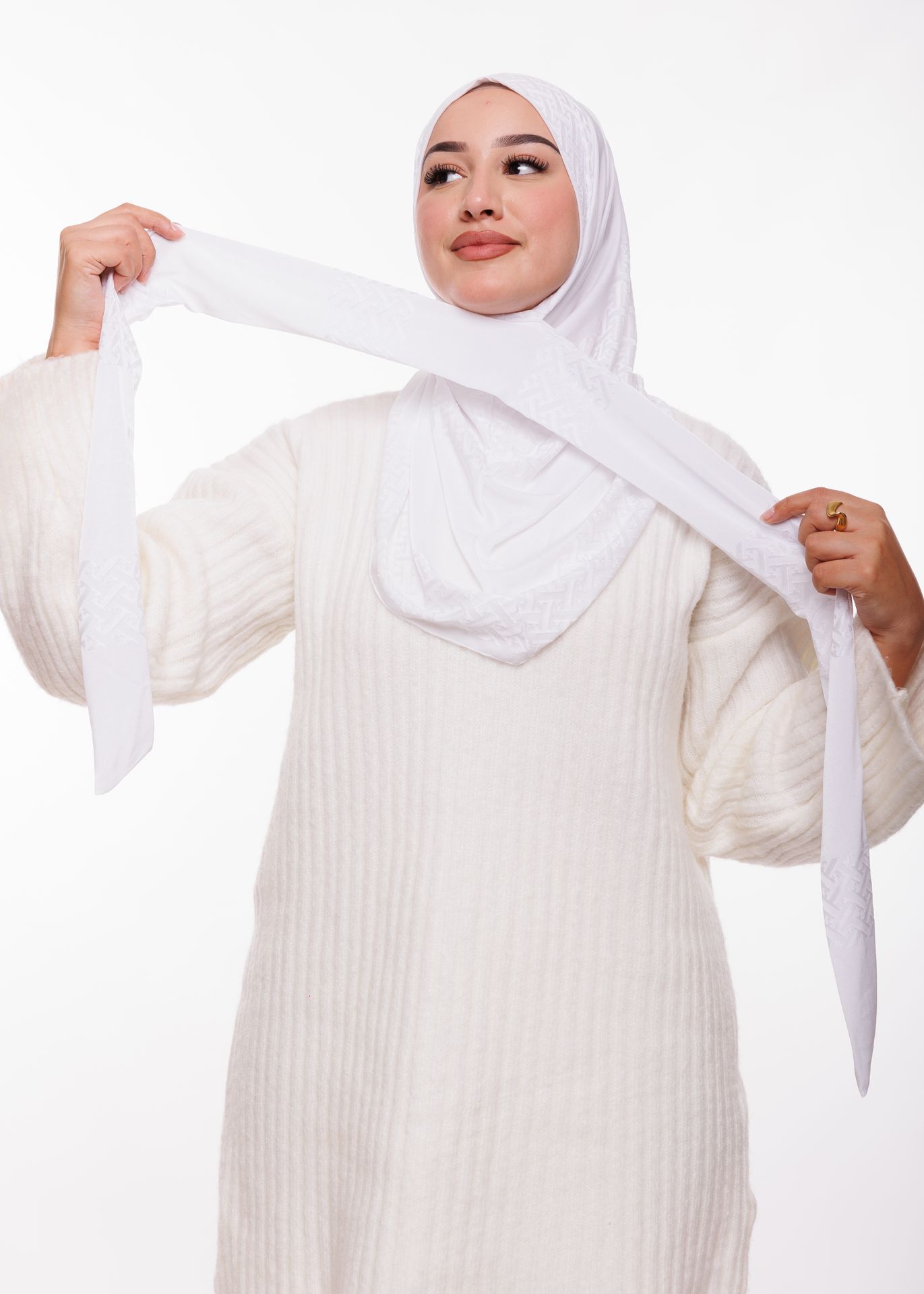 طبقية خليجية - أبيض -