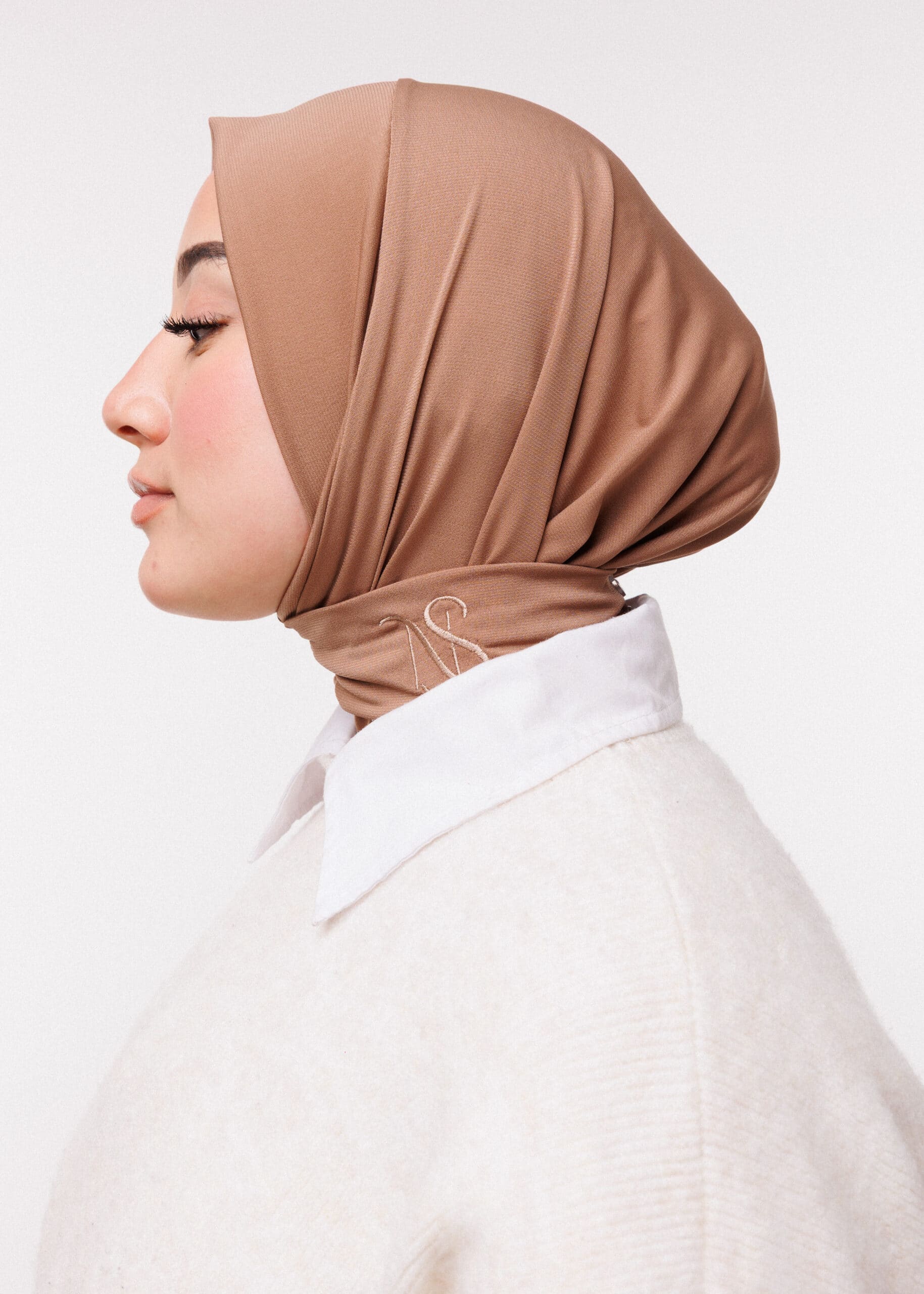 طبقية جيرسي - ترابي داكن