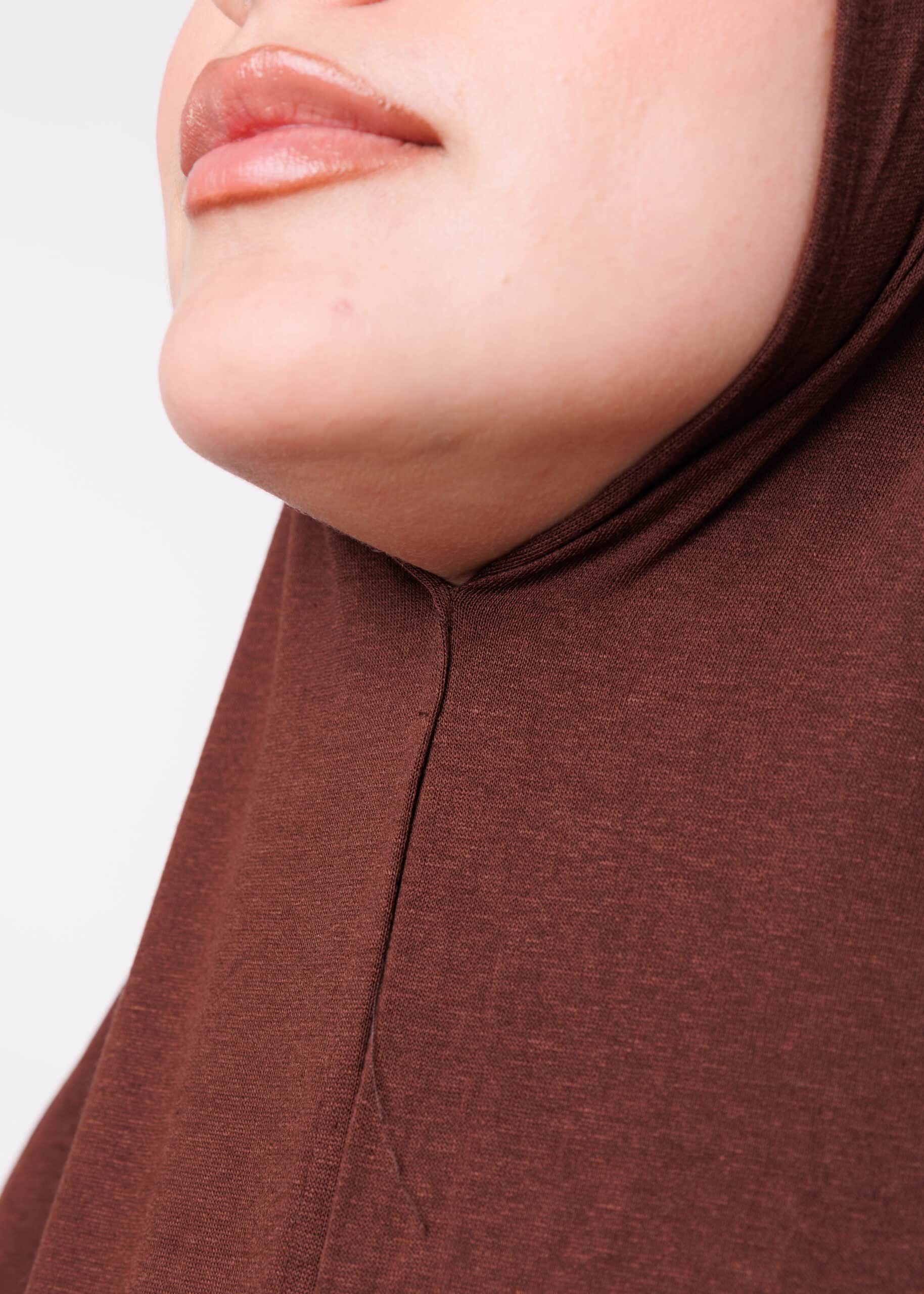 شال ليكرا - بني داكن