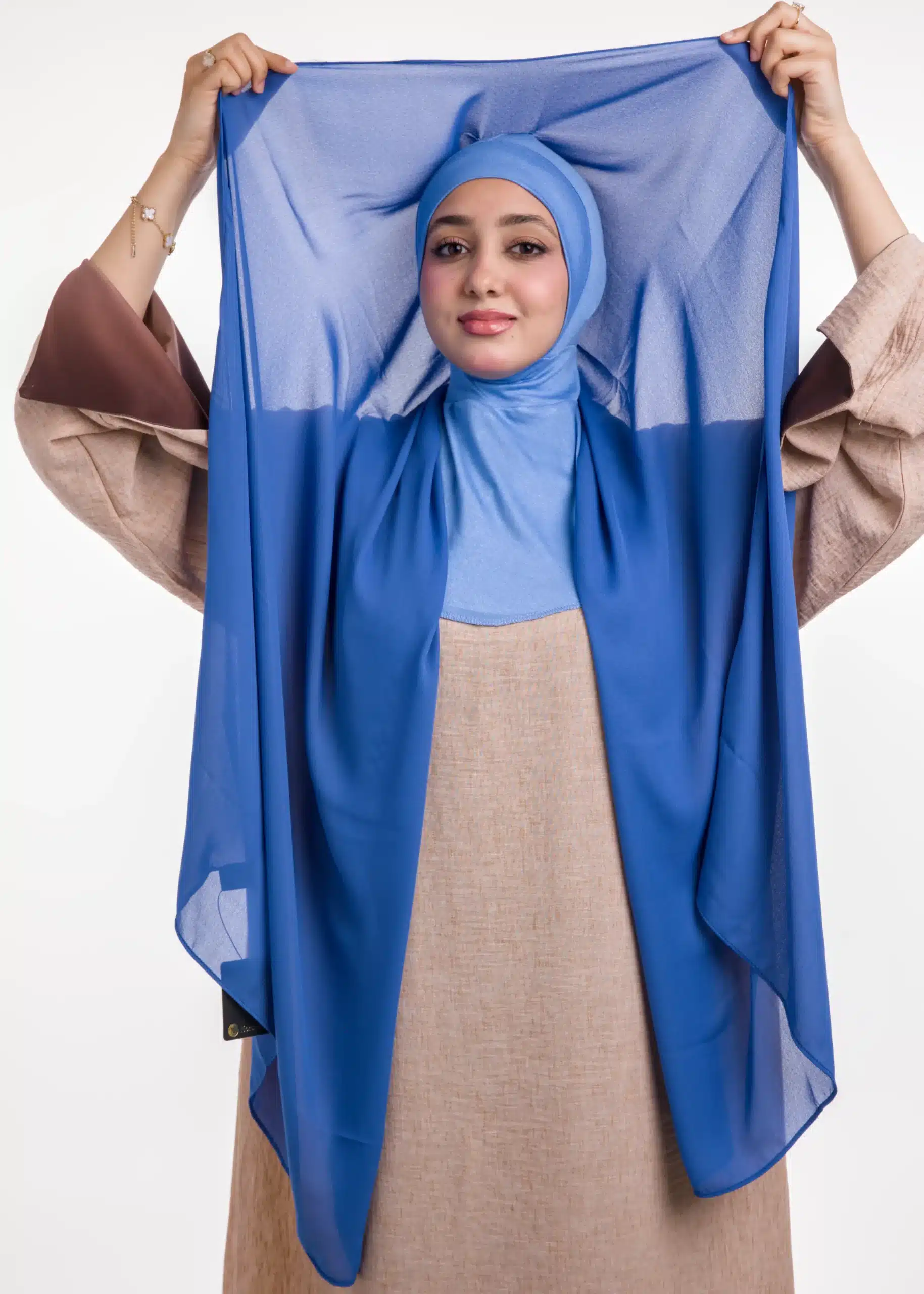 شال كريب حريري بالبوني "النينجا" - أزرق جينز