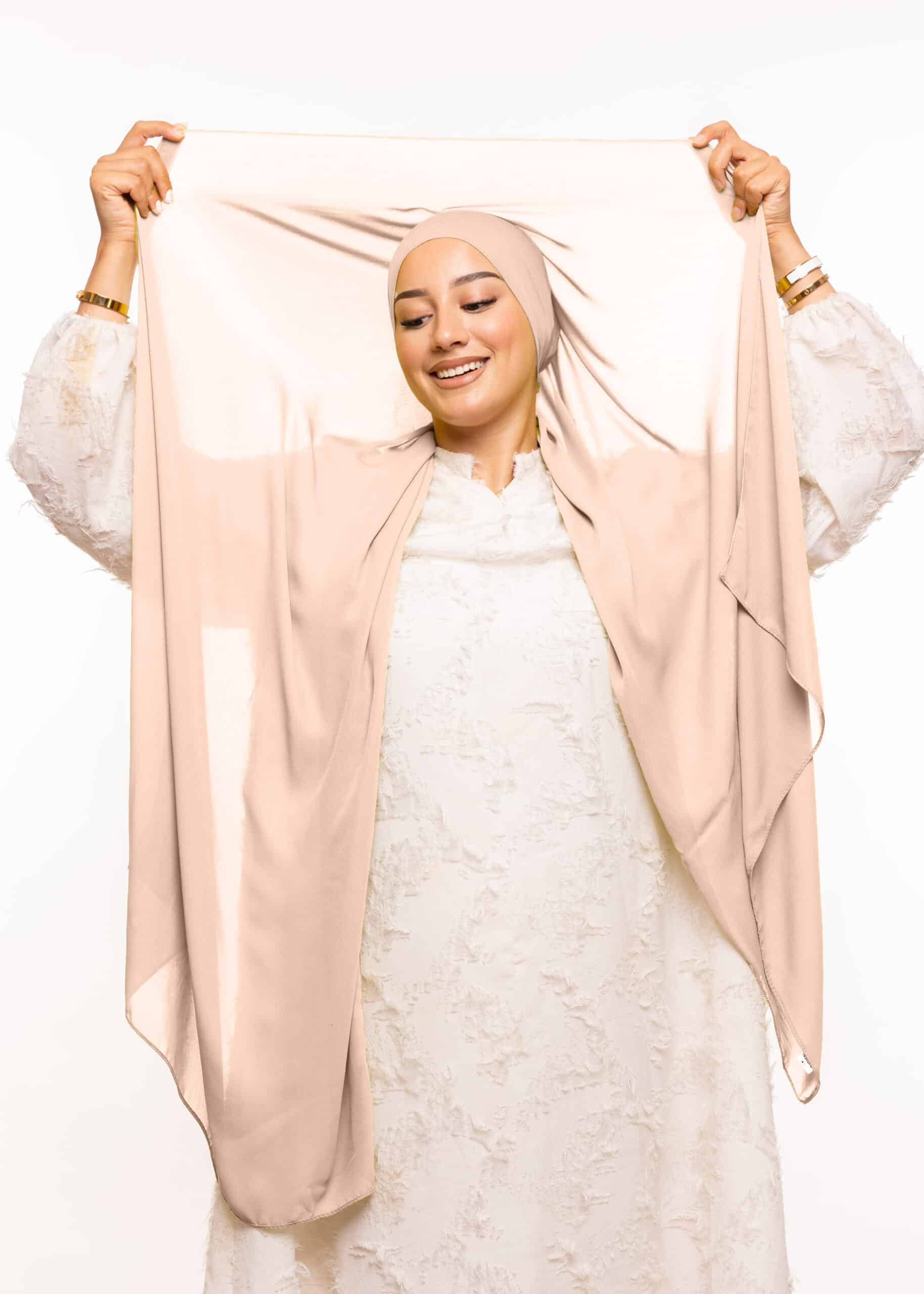 شال كريب بالبوني يربط من الخلف - بيج كريمي