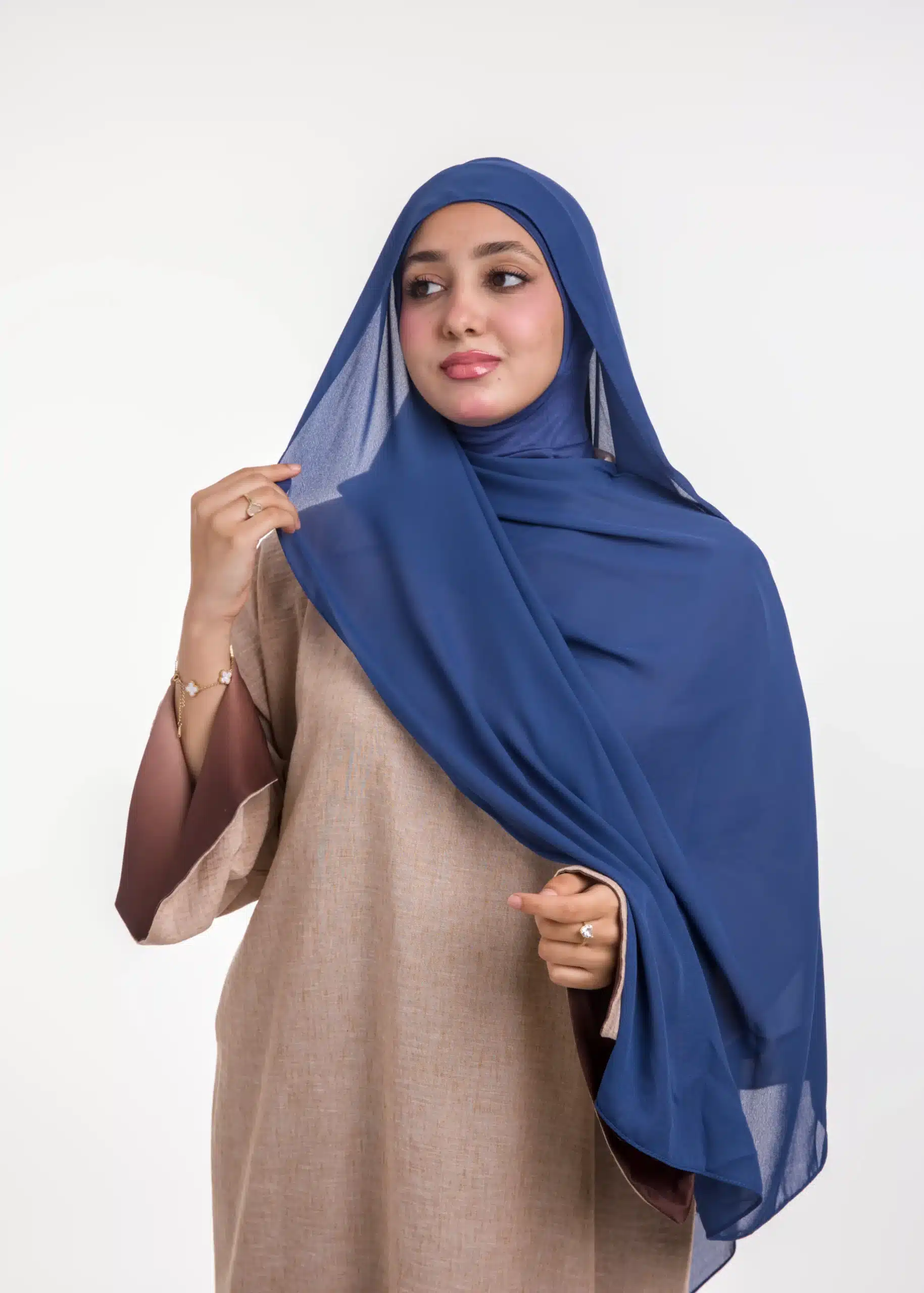 شال كريب حريري بالبوني "النينجا" - أزرق بترولي