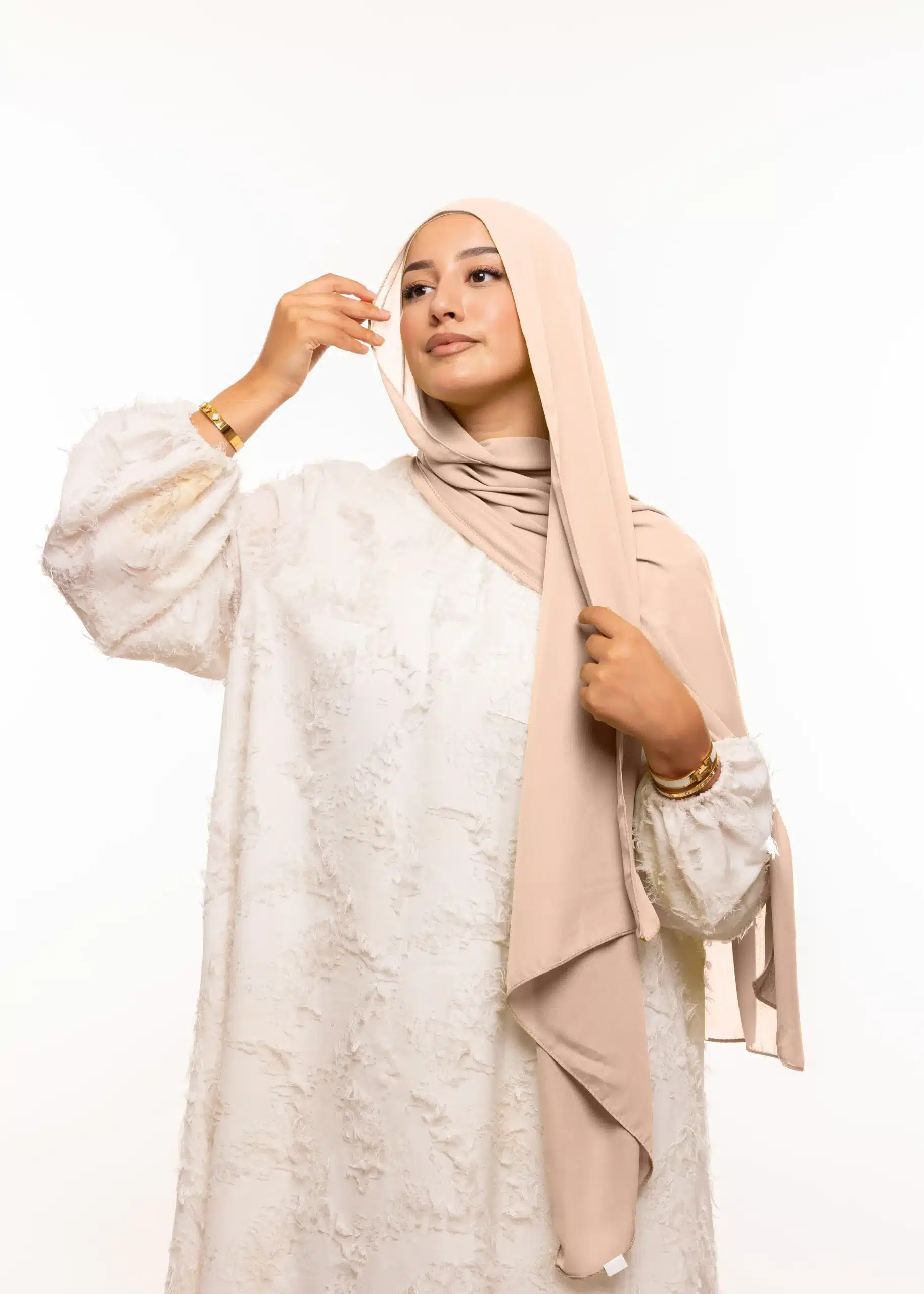 شال كريب بالبوني يربط من الخلف - بيج كريمي