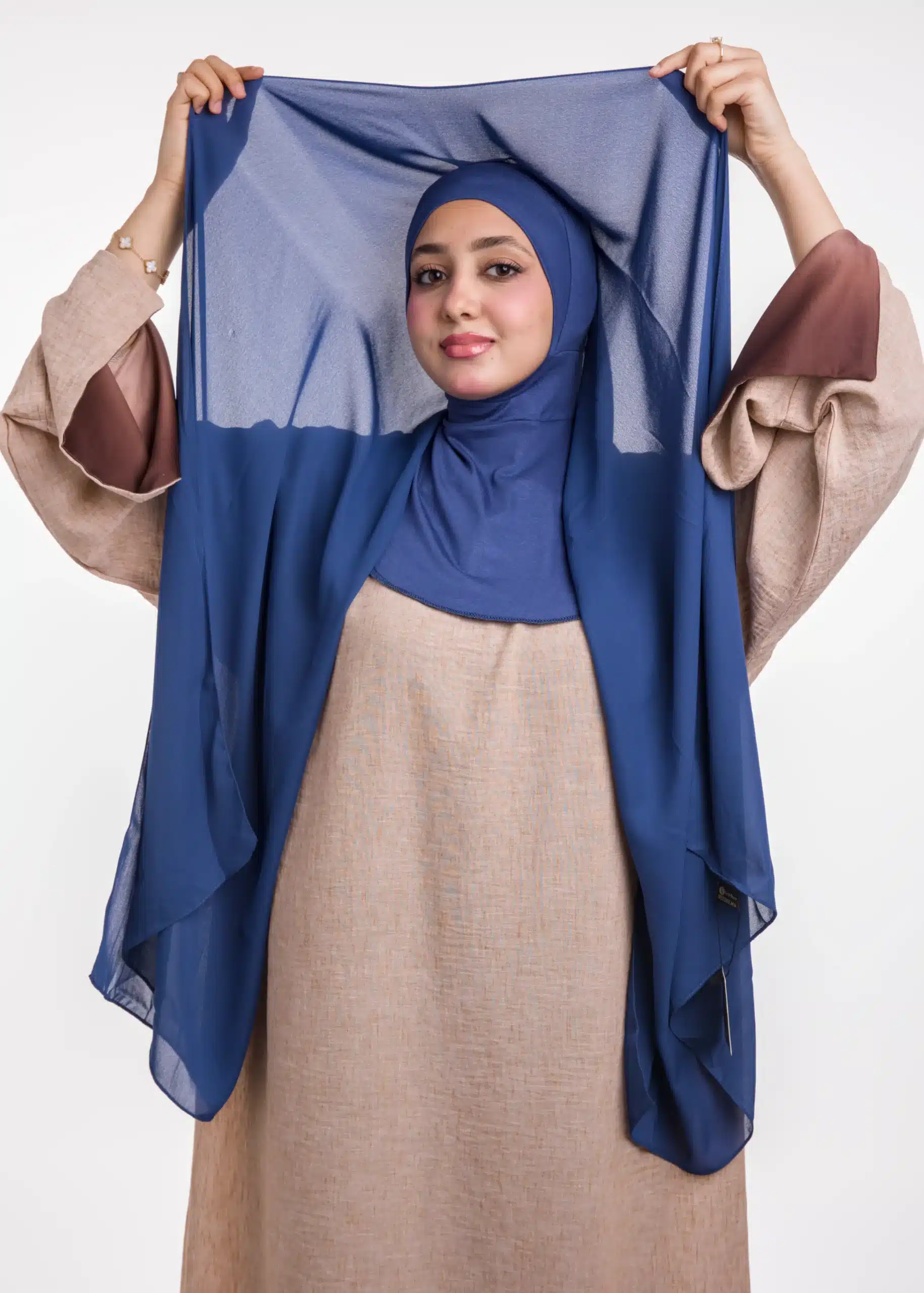 شال كريب حريري بالبوني "النينجا" - أزرق بترولي