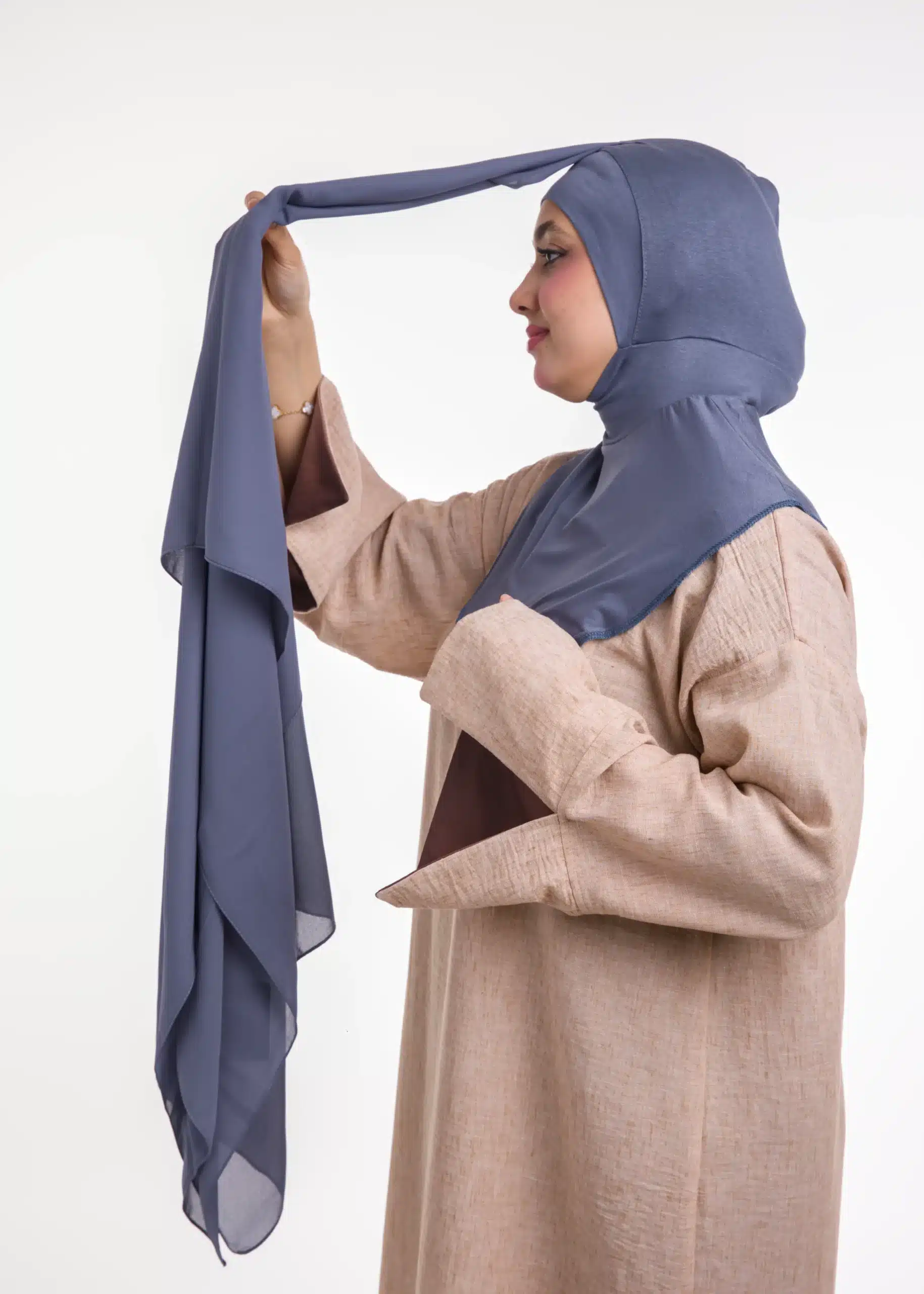 شال كريب حريري بالبوني "النينجا" - أزرق بترولي فاتح