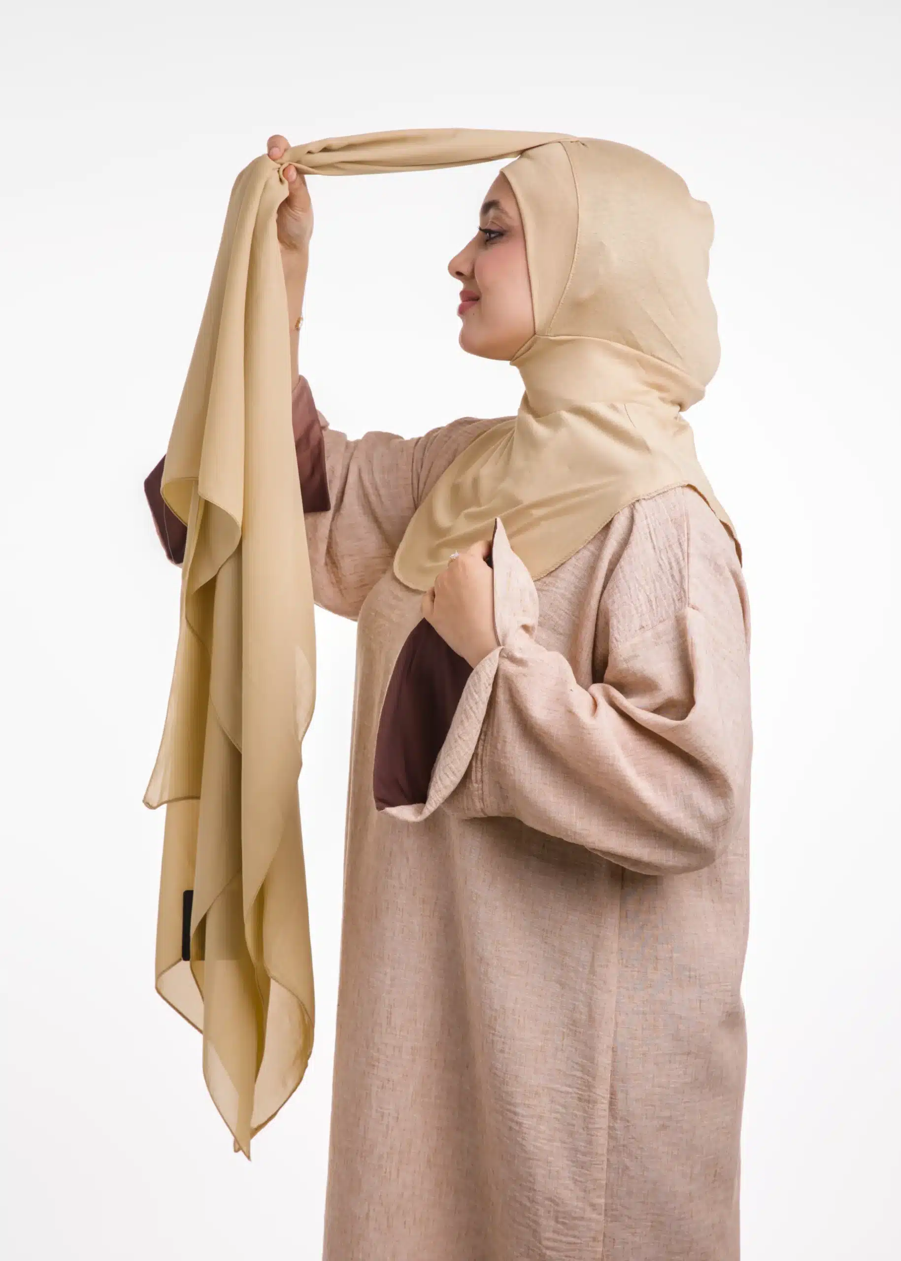 شال كريب حريري بالبوني "النينجا" - بيج مصفر