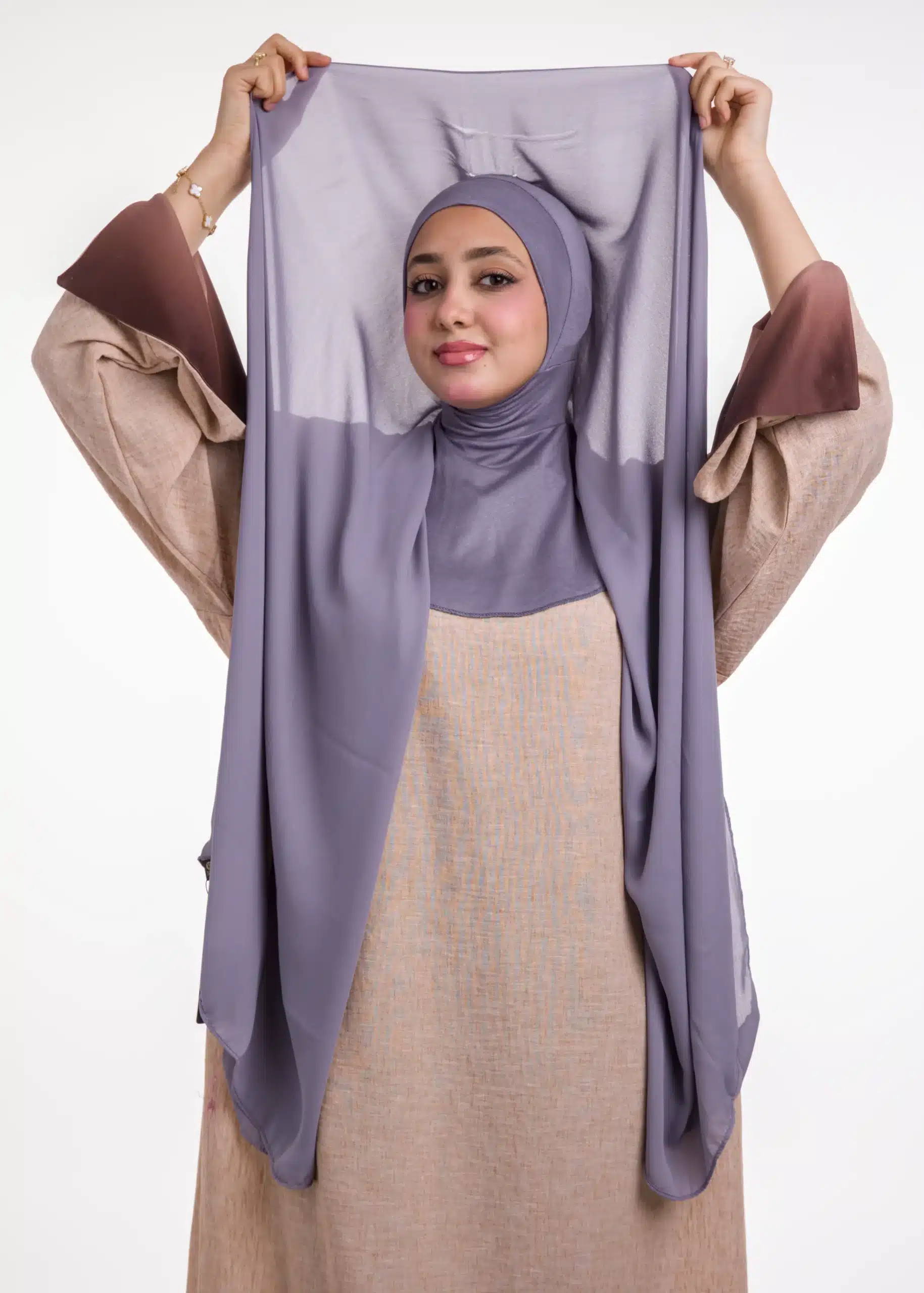 شال كريب حريري بالبوني "النينجا" - رمادي