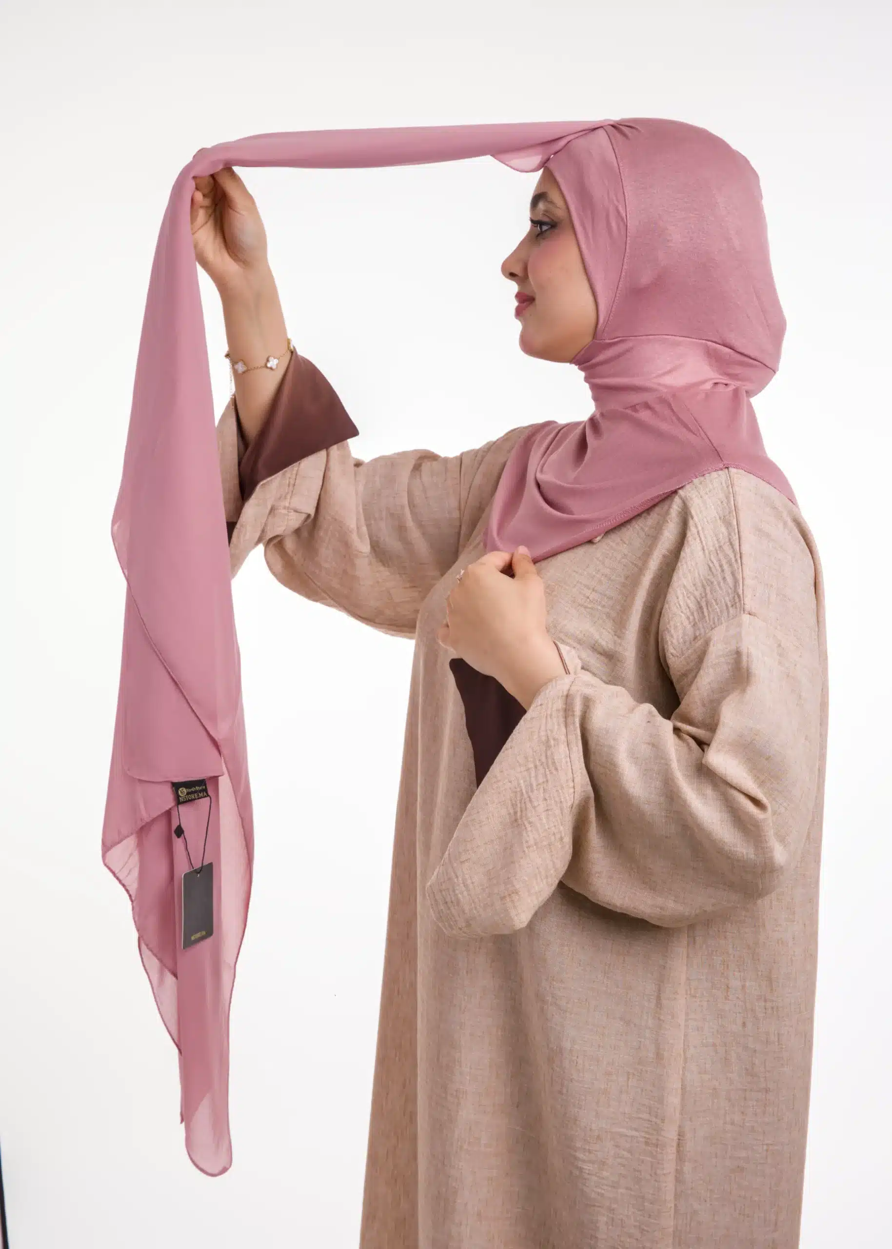 شال كريب حريري بالبوني "النينجا" - وردي